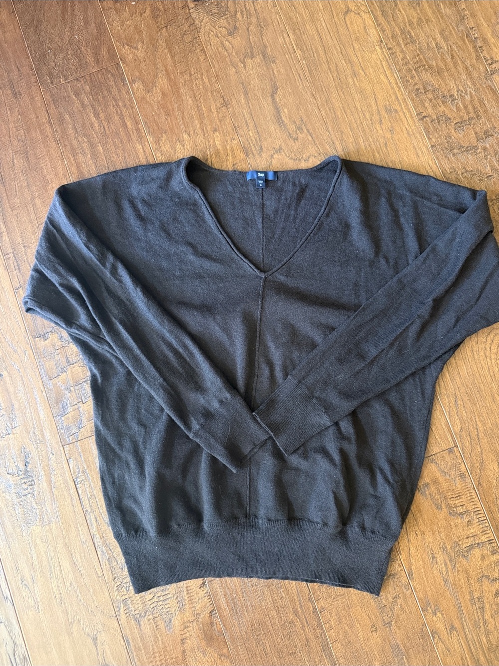 GAP Women's Brown V-Neck Sweater